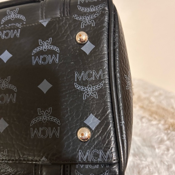 MCM Stark Boston Bag in Excellent Condition. Preloved but like new! - Picture 5 of 5